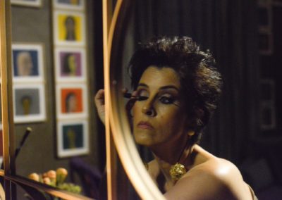 Giovanna Penido no ambiente de Beatriz Siqueira