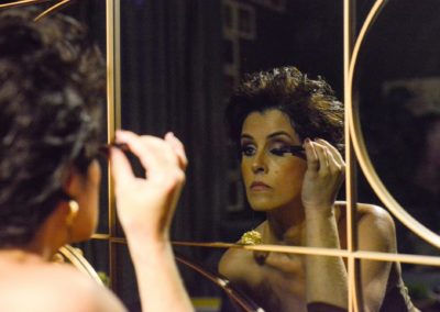 Giovanna Penido no ambiente de Beatriz Siqueira