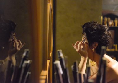 Giovanna Penido no ambiente de Beatriz Siqueira